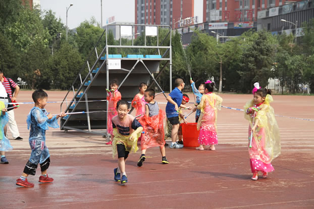 私立亦庄中芯学校举行国际日活动 图_亦庄生活